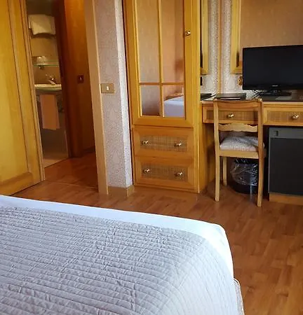 Ξενοδοχείο Polo 4*