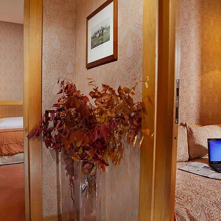 Ξενοδοχείο Polo 4*
